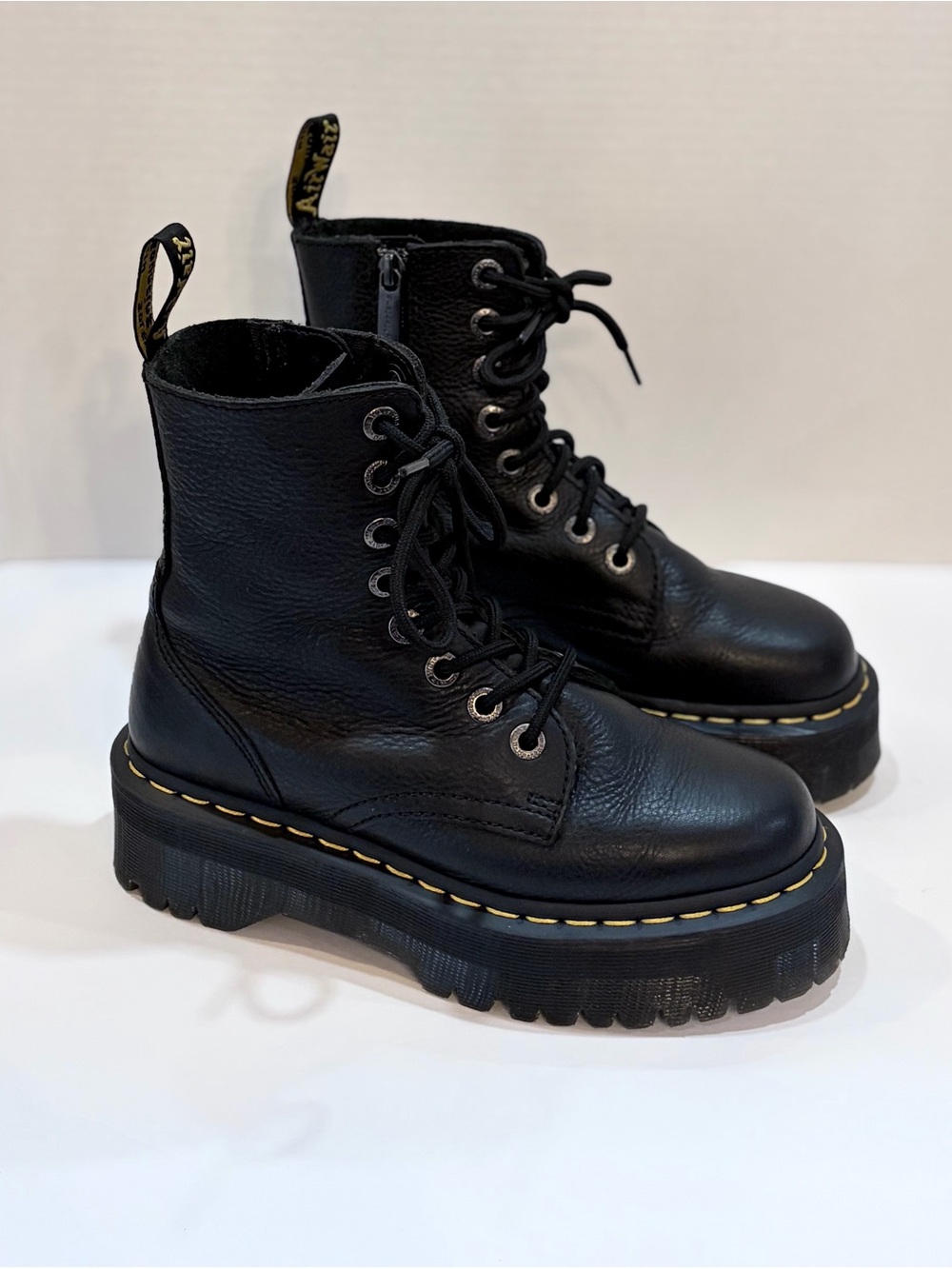 Jadon lll Dr.Martens Platform Boots